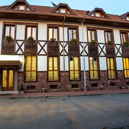 Family Hotel Teteven Dış mekan fotoğraf