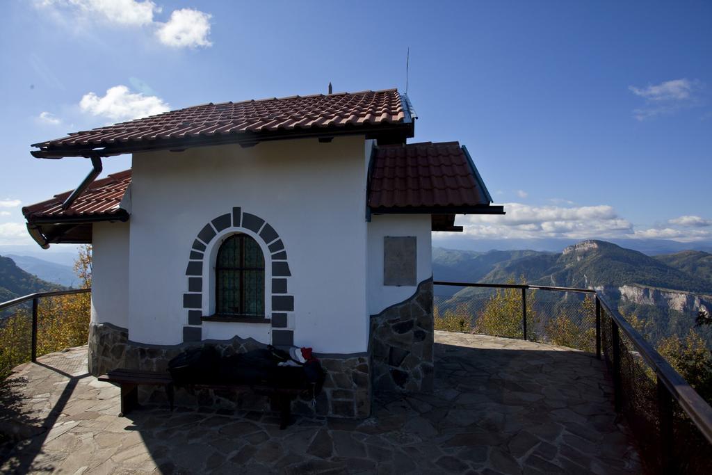Family Hotel Teteven Dış mekan fotoğraf
