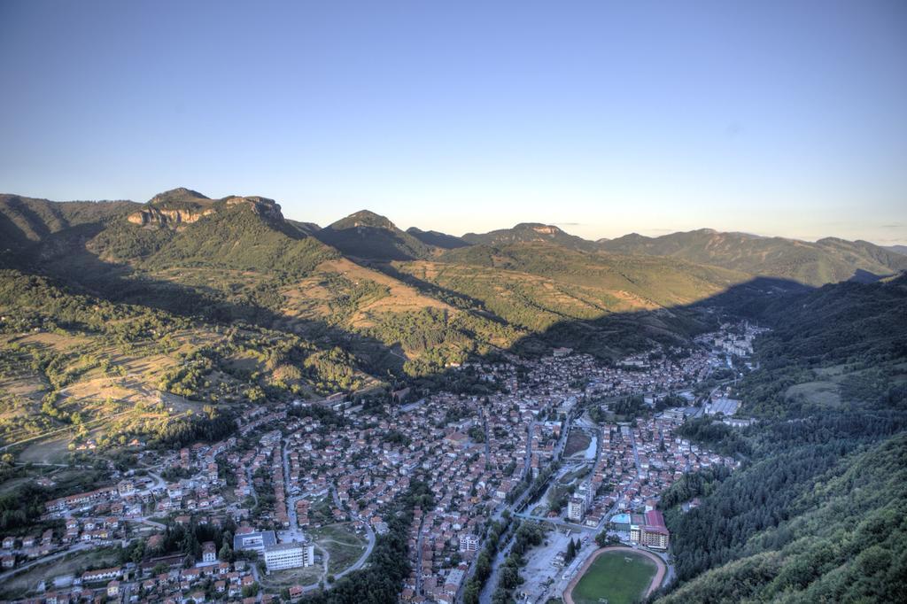 Family Hotel Teteven Dış mekan fotoğraf