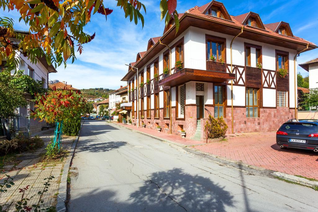 Family Hotel Teteven Dış mekan fotoğraf