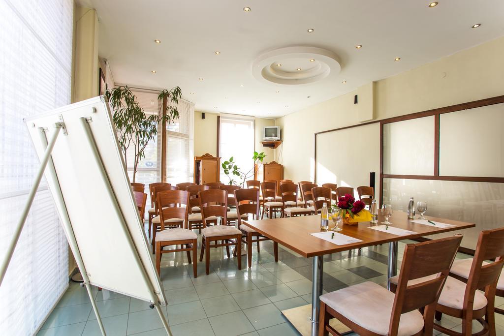 Family Hotel Teteven Dış mekan fotoğraf