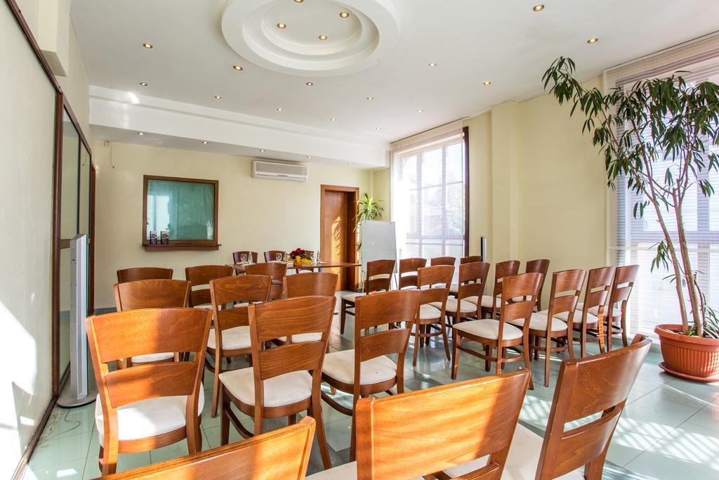 Family Hotel Teteven Dış mekan fotoğraf