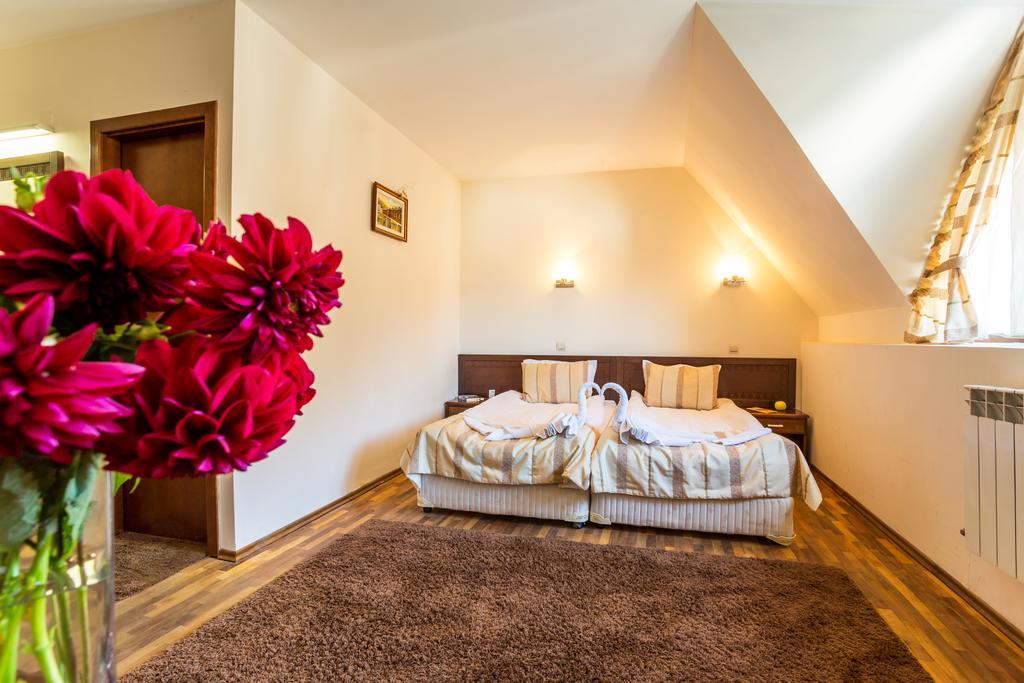Family Hotel Teteven Dış mekan fotoğraf