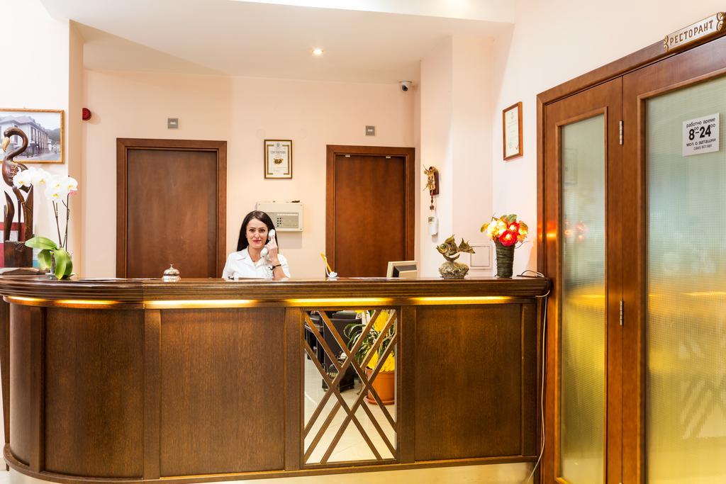 Family Hotel Teteven Dış mekan fotoğraf