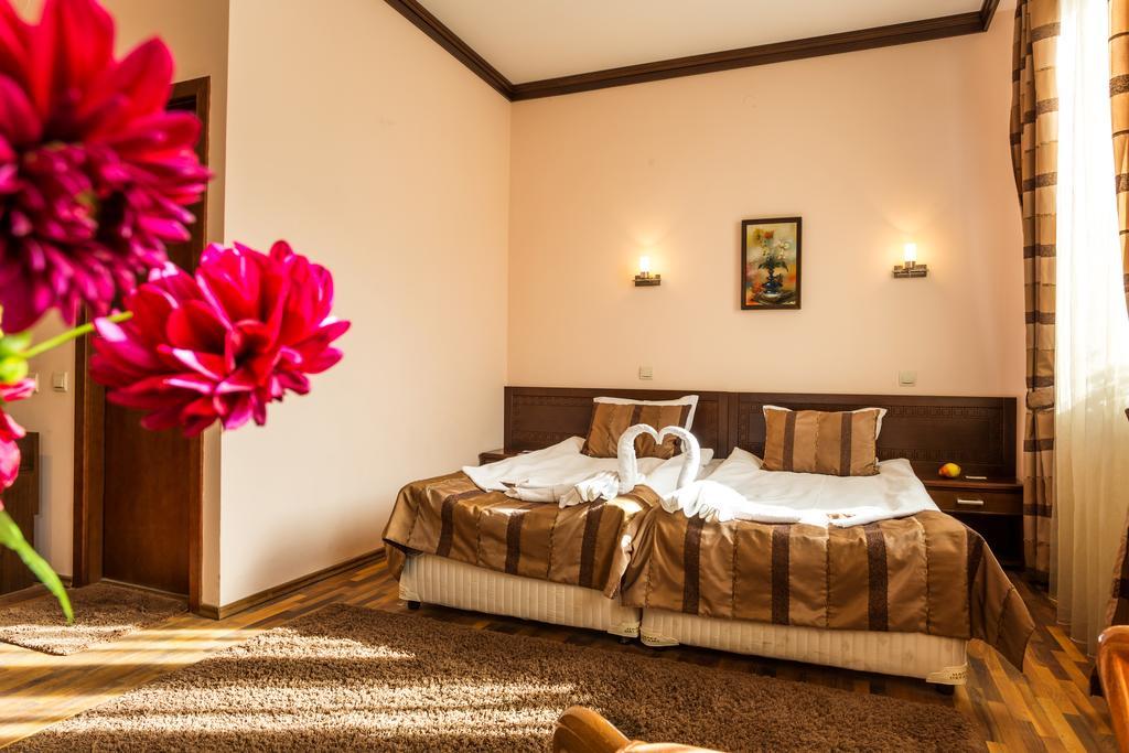 Family Hotel Teteven Dış mekan fotoğraf
